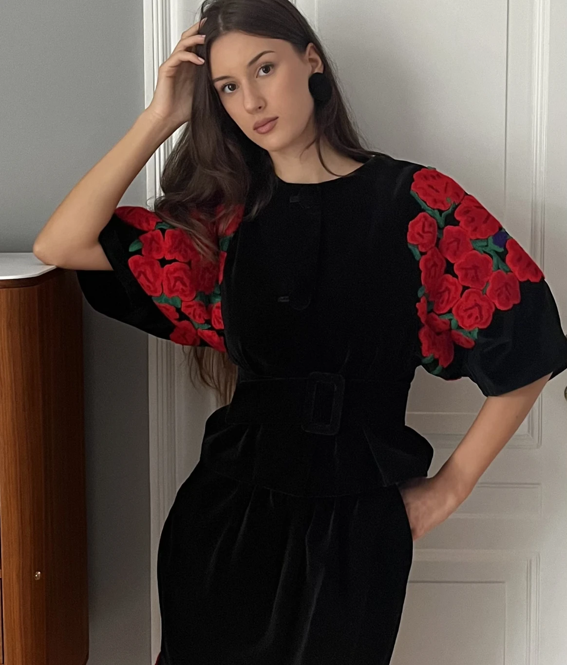 Velvet jacket with red embroidery - Image 4