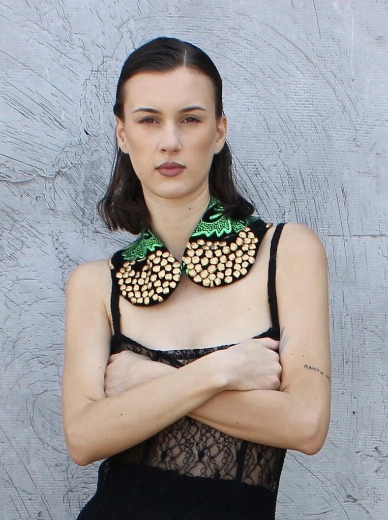 Velvet collar