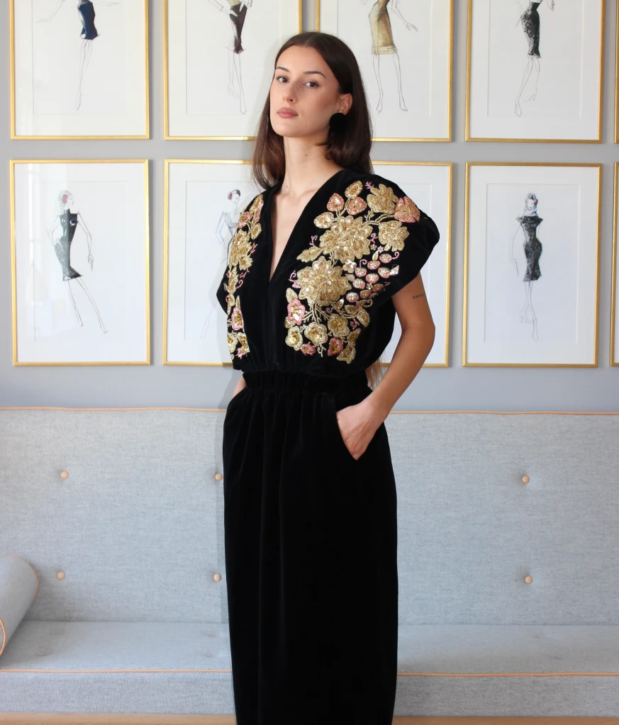 Maxi dress with golden embroidery