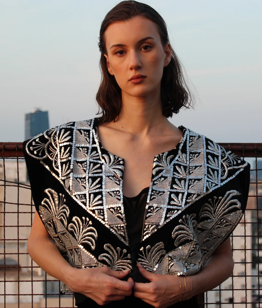 Top with silver sequins - Image 4
