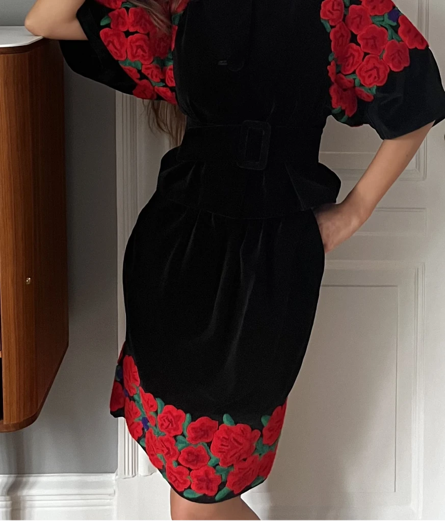 Velvet skirt with red embroidery