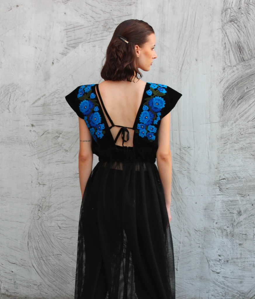 Velvet top with blue embroidery - Image 5