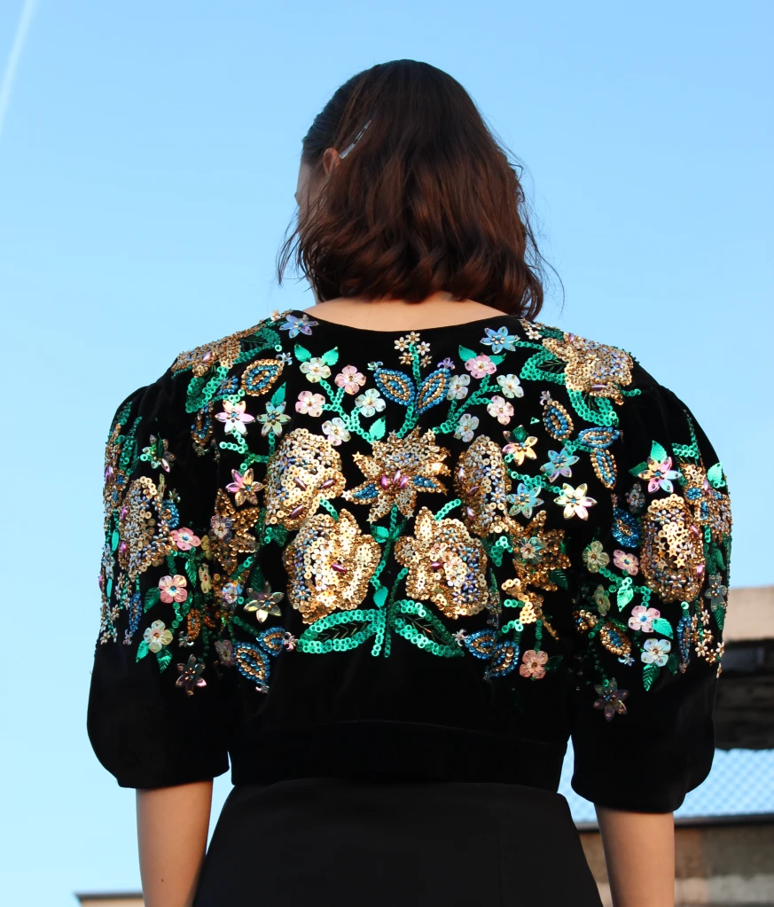 Velvet top with sequins - Image 4