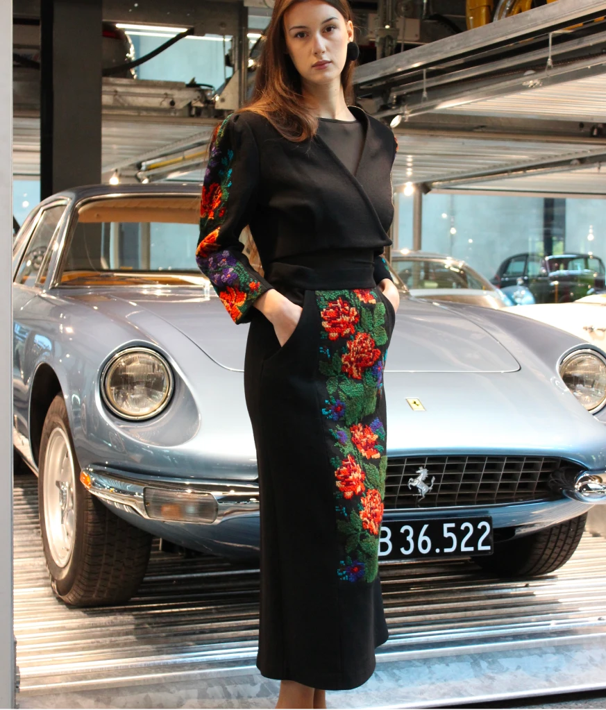 Wool embroidered skirt