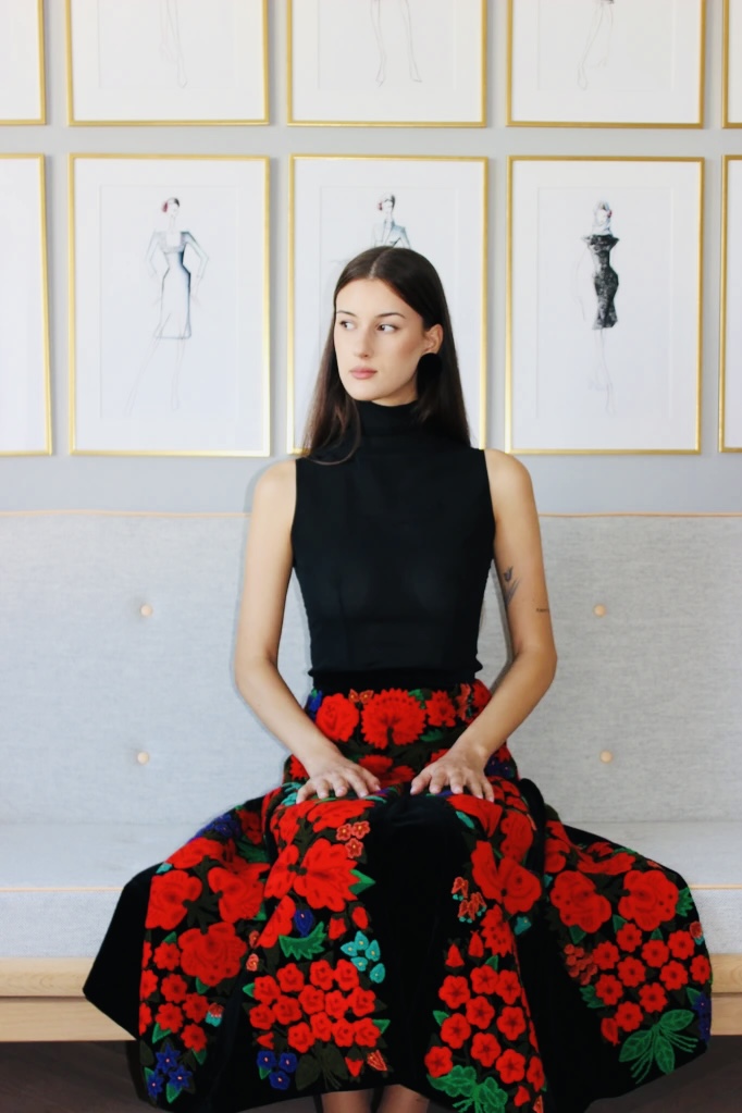 Velvet long skirt with flowers - Image 4